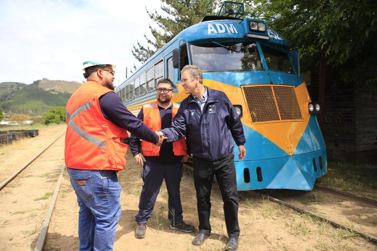 Tras 55 días vuelve a operar el ramal Talca-Constitución