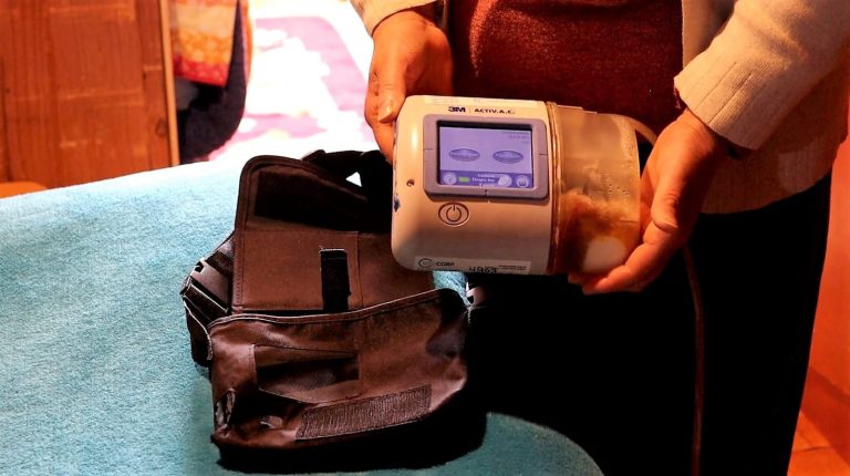 Paciente del HRT sigue tratamiento post quirúrgico con sistema VAC en domicilio