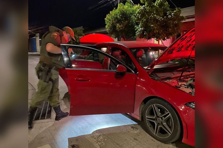 Detienen a menor que se trasladaba armado en un vehículo