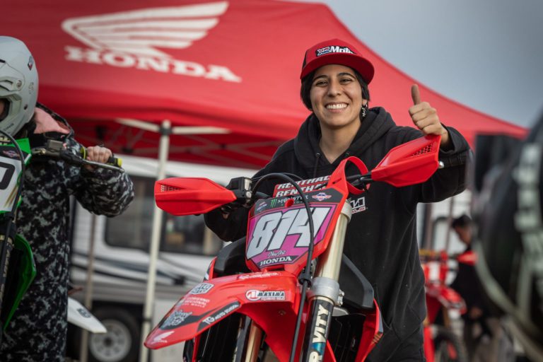 Tania González lista para correr en el Mundial de Enduro FIM