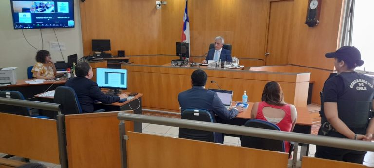 Formalizan a mujer por suministrar medicamentos en la leche a su hija