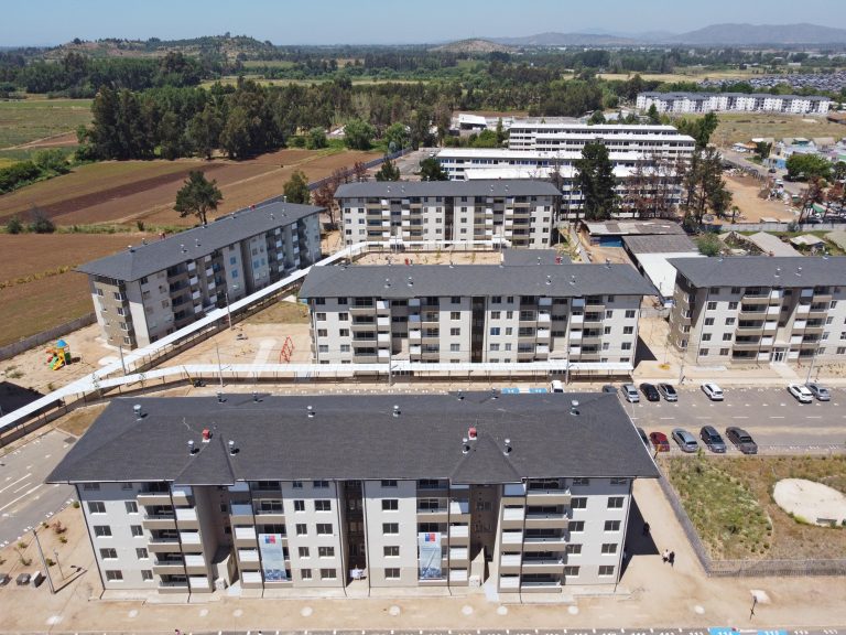 Inauguran proyecto habitacional de 300 departamentos en Talca