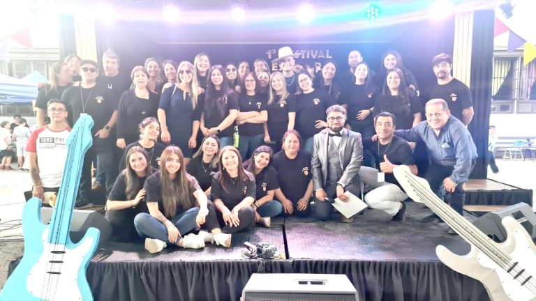 Todo un éxito Festival Escolar de La Voz en Escuela Bajo Los Romeros