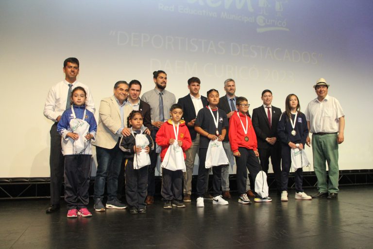 Premiaron a los Mejores Deportistas de la Red Educativa Municipal de Curicó