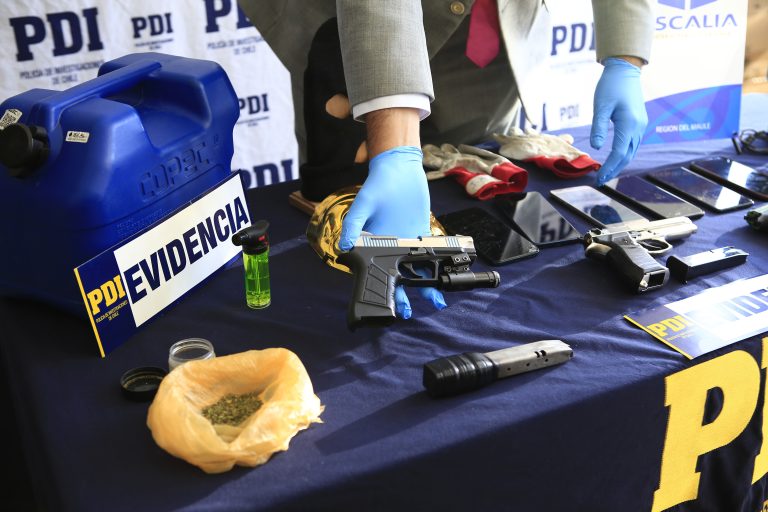 Desarticulan banda que asaltaba conductores, les quitaban sus vehículos y los incendiaban