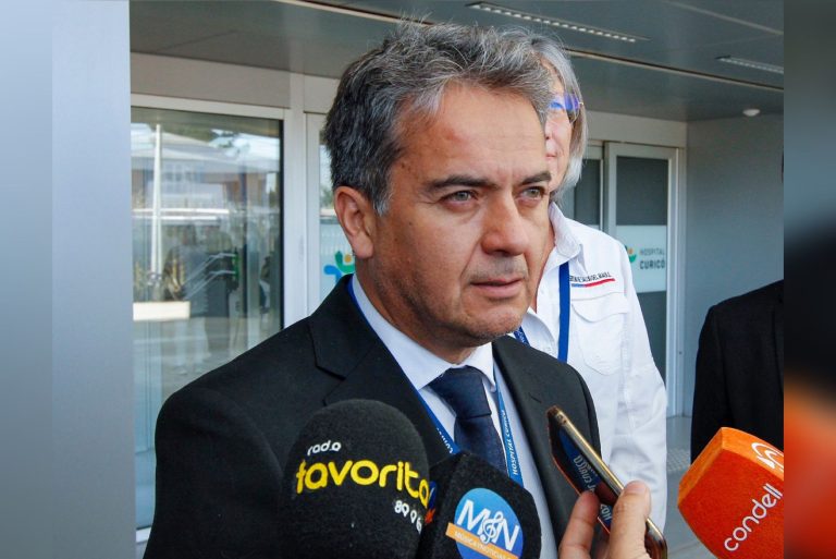 Piden de manera oficial la renuncia del director del Hospital de Curicó