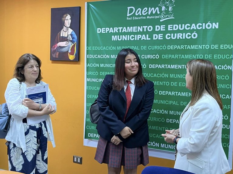 Jóvenes Embajadores: Alumna curicana cuenta sus expectativas de cara a viaje