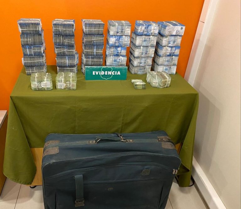 Frustran millonario robo a banco ubicado frente a Plaza de Armas