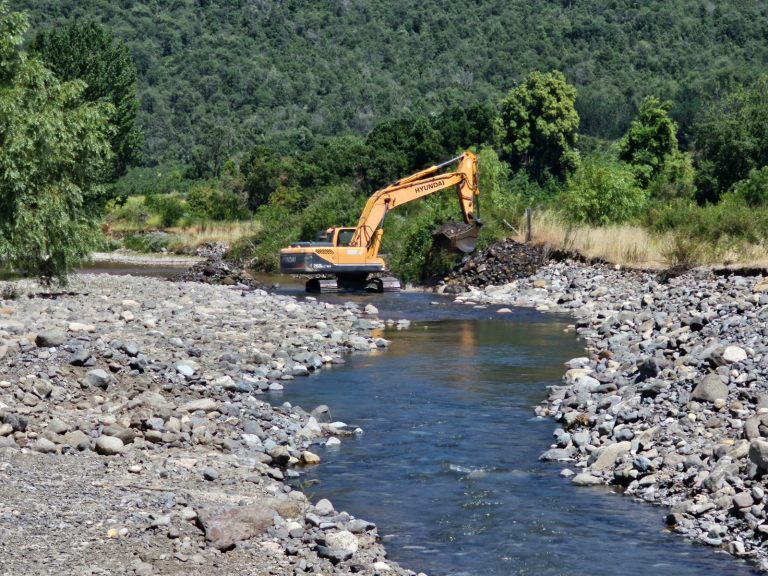 Comenzó construcción de puente tipo badén para sector El Manzano