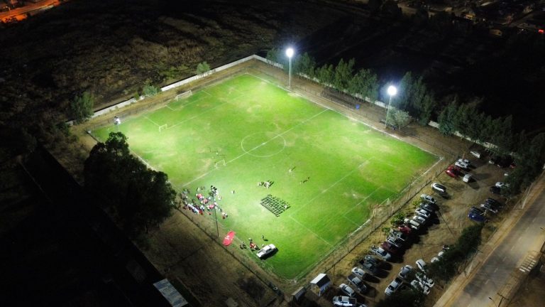 Club Deportivo Sudamérica cumple antiguo anhelo inaugurando iluminación de su cancha