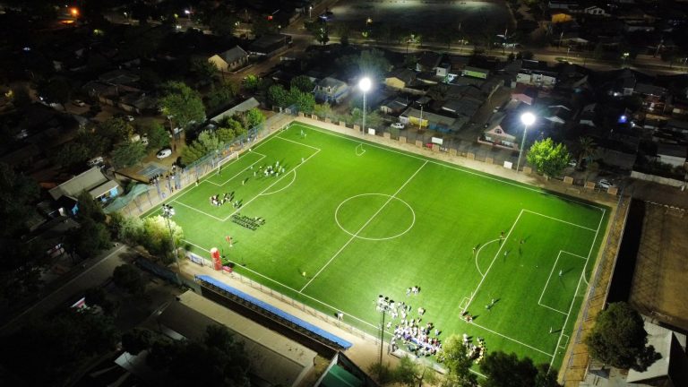 Club Deportivo Sargento Daniel Rebolledo ahora cuenta con iluminación en su estadio