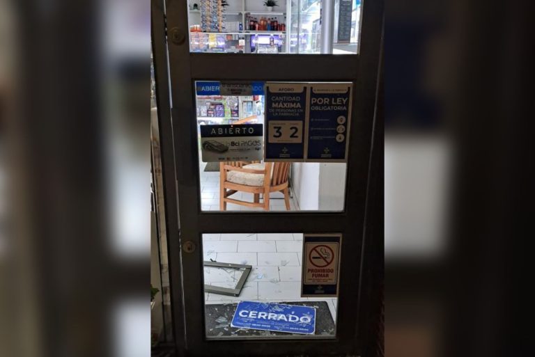 Por cuarta vez delincuentes “visitan” farmacia curicana