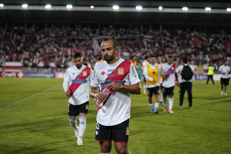 Aplazan partido de Barnechea ante Curicó Unido