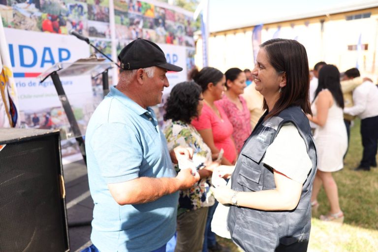 300 pequeños agricultores reciben bonos de reactivación productiva