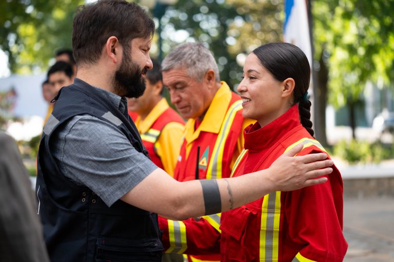 Presidente Gabriel Boric reconoció labor de los brigadistas forestales y llamó a evitar los incendios