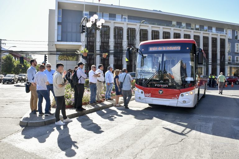 Dan a conocer alternativas para que Curicó cuente con buses eléctricos
