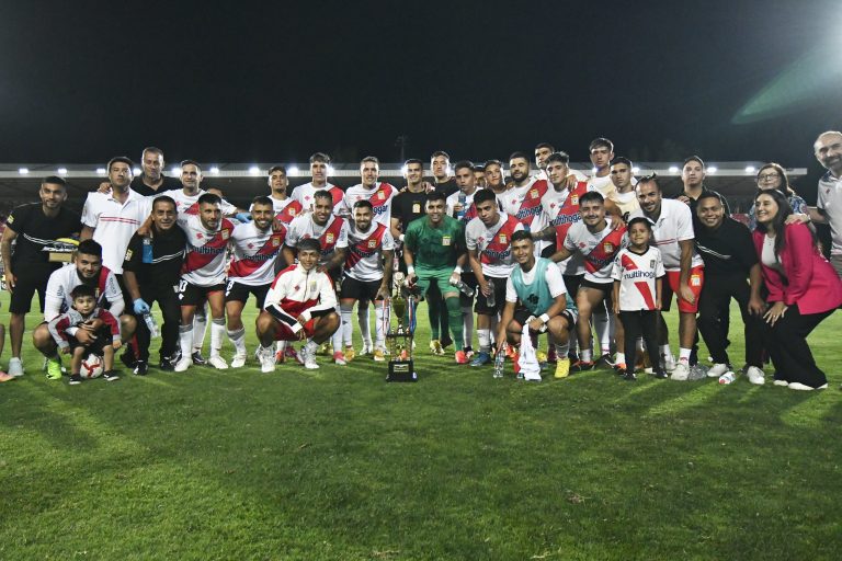 Aplaudida Noche Albirroja