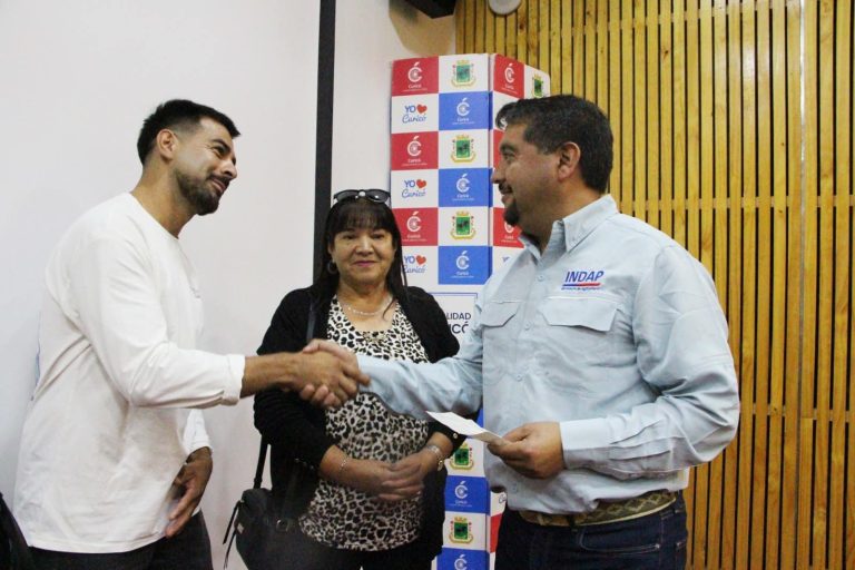 Pequeños agricultores recibieron bonos de reactivación