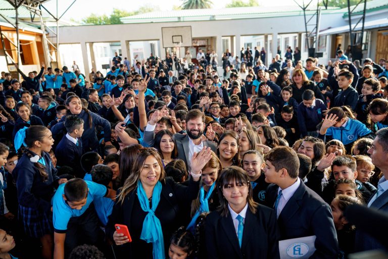 Presidente Boric visitó reconstruido Colegio Gerónimo Lagos en San Javier