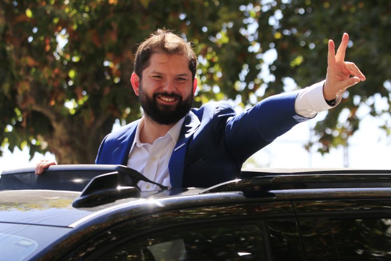 Críticas y elogios a la gestión del Gobierno del  Presidente Boric al cumplir dos años de mandato