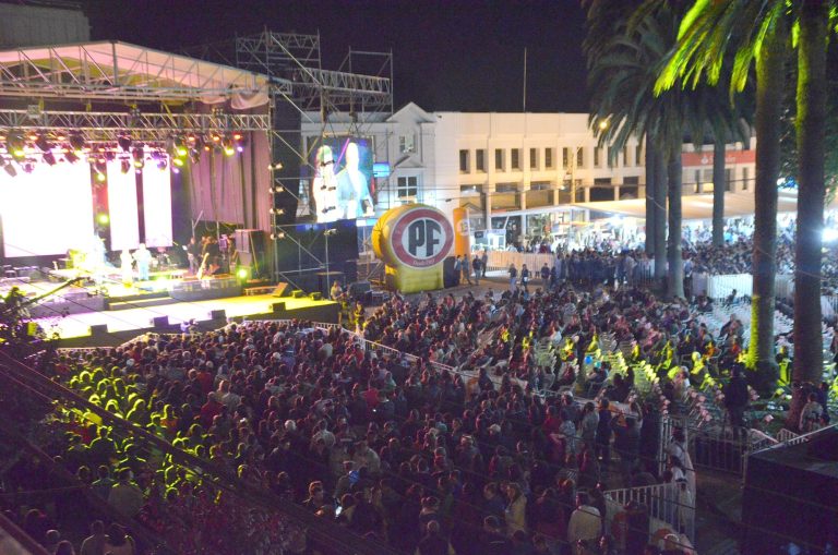 Por ahora la Fiesta de la Vendimia  no se mueve de la Plaza de Armas