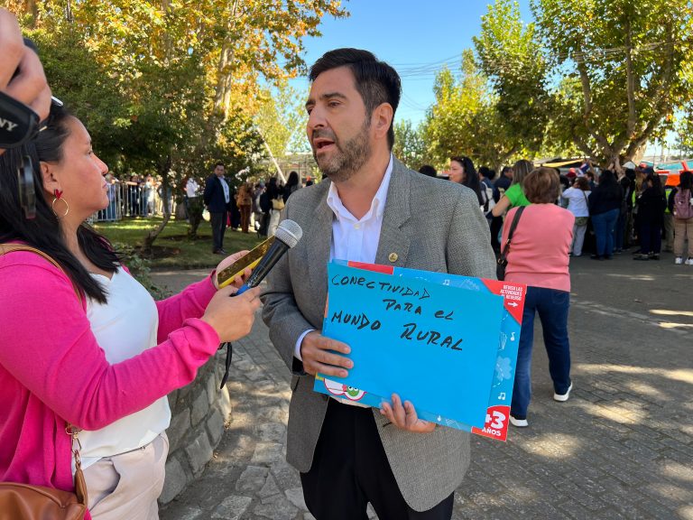 Alcalde expone ante el Presidente Boric la  falta de conectividad en comunas rurales