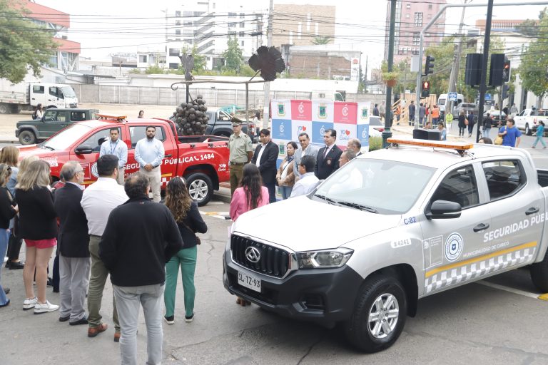 Municipalidad de Curicó cuenta con dos nuevos vehículos para seguridad