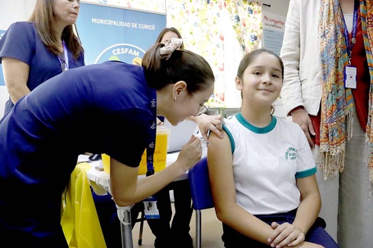 Autoridades dieron inicio a la campaña de vacunación contra la Influenza en Curicó