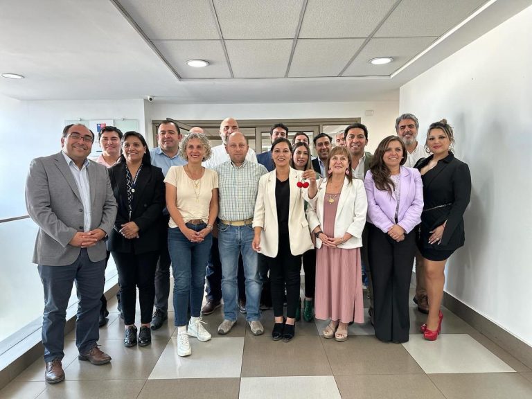 Importante reunión de coordinación para  el funcionamiento del SLEP “Los Cerezos”