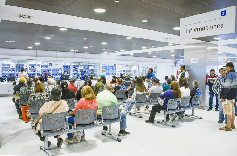 Usuarios evalúan positivamente la atención en Hospital de Curicó