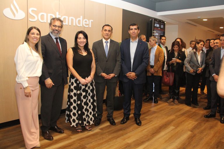 Banco Santander inauguró  nuevo WorkCafé Expresso