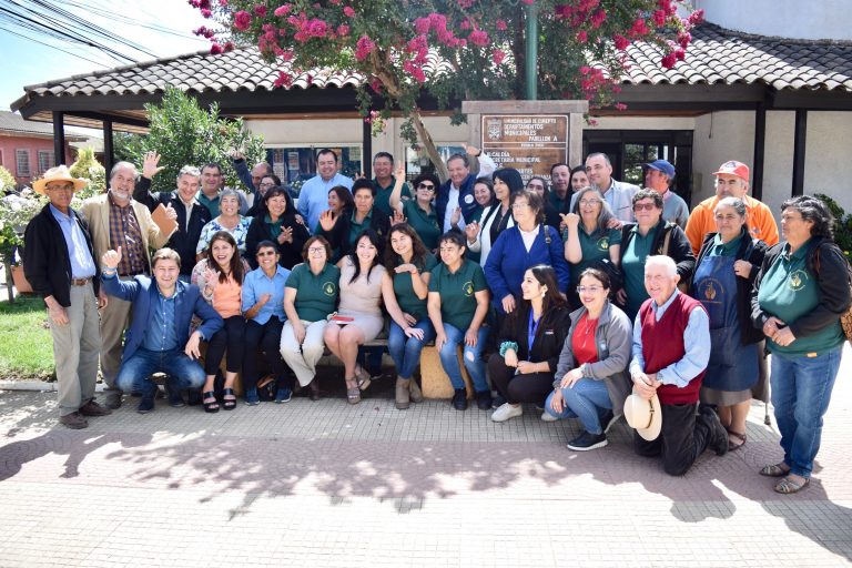 Agricultores y artesanos de Curepto reciben apoyo financiero del Fosis