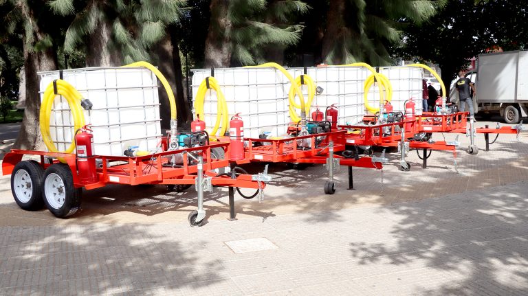 Entregan carros contra incendios forestales a comunidades rurales de la comuna de Molina