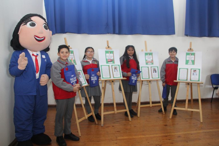 EFE entregó reconocimiento a alumnos de la Escuela Palestina