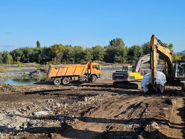 Conformidad tras el inicio de obras de construcción de defensas fluviales