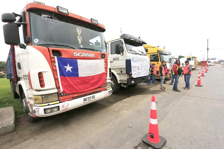 Constituyen comité de contingencia por paro de camioneros
