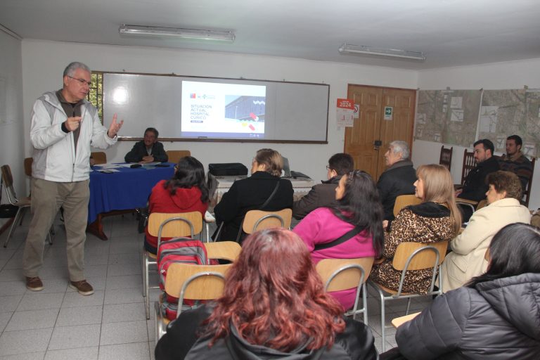 Juntas vecinales recibieron información de nuevo Hospital y estado del anterior recinto