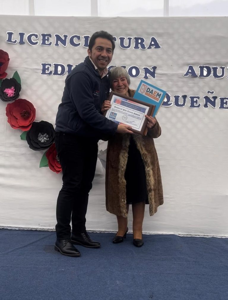 Con 82 años mujer egresó de Enseñanza Media