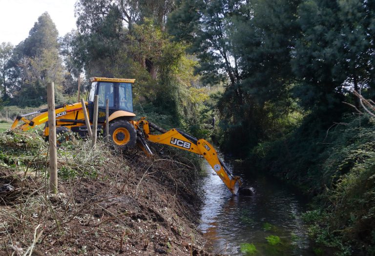 Equipos municipales trabajan a toda máquina en limpieza de canales