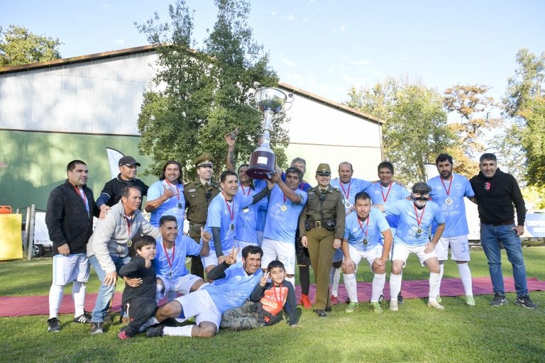 Copas, medallas y dinero entregaron a los campeones del particular “San Francisco”