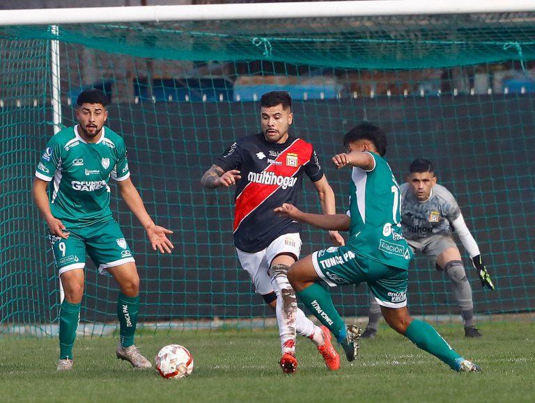 Curicó Unido avanza en la Copa Chile
