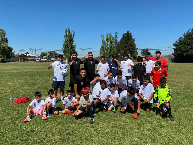 Johan Fuentes cumple uno de sus sueños: Impulsar una escuela formativa de fútbol