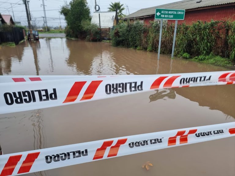 Sin tregua: Lluvia vuelve a causar dificultades en distintos sectores