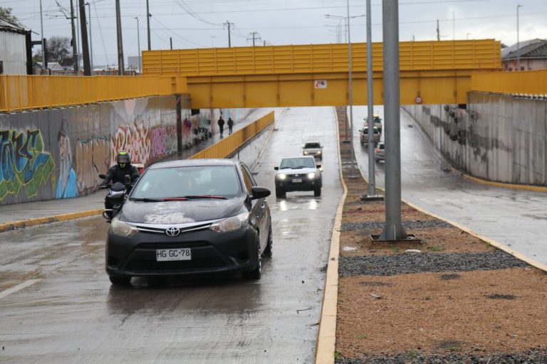 Violento asalto a matrona en paso bajo nivel de Freire