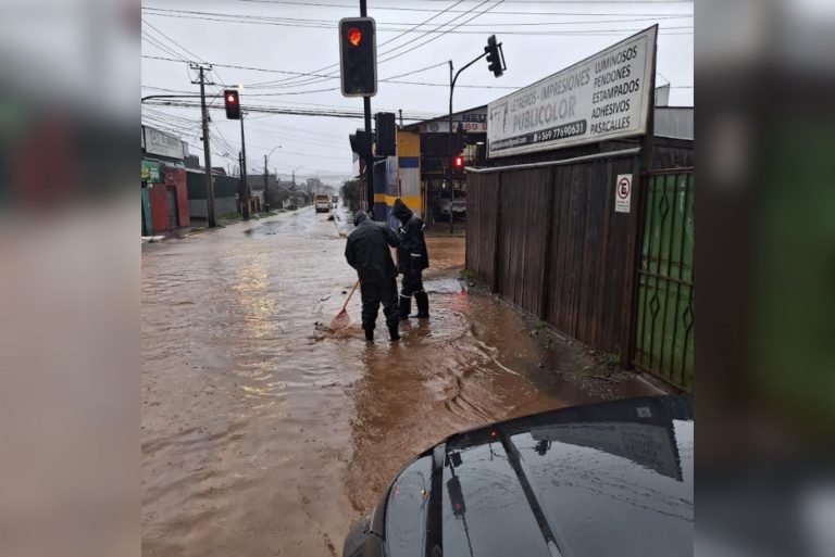 Sistema frontal deja departamentos inundados en Mesa Seco y nuevo colapso de calle Prieto