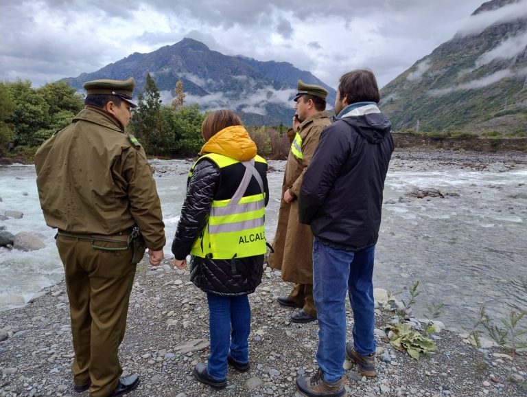 San Clemente: Crecida de estero deja 15 personas aisladas en la precordillera