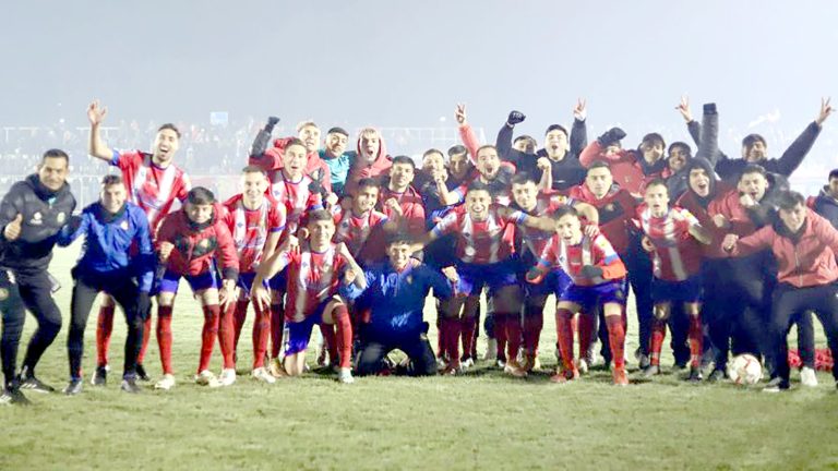 Linares va por la gloria y buscará dejar  fuera de Copa Chile a Ñublense