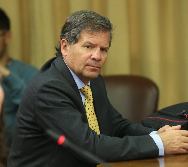 Diputado Gustavo Benavente aborda “alza desmedida” en tarifas eléctricas