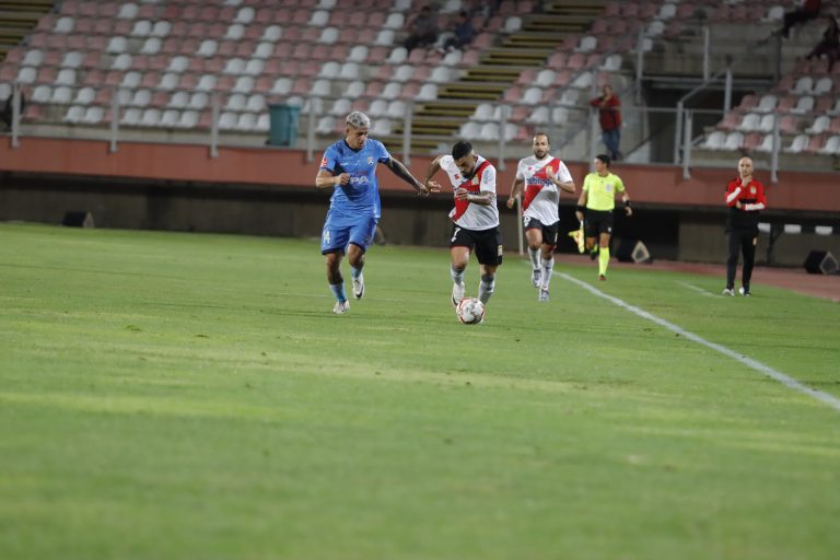 Noche de fútbol para Curicó Unido