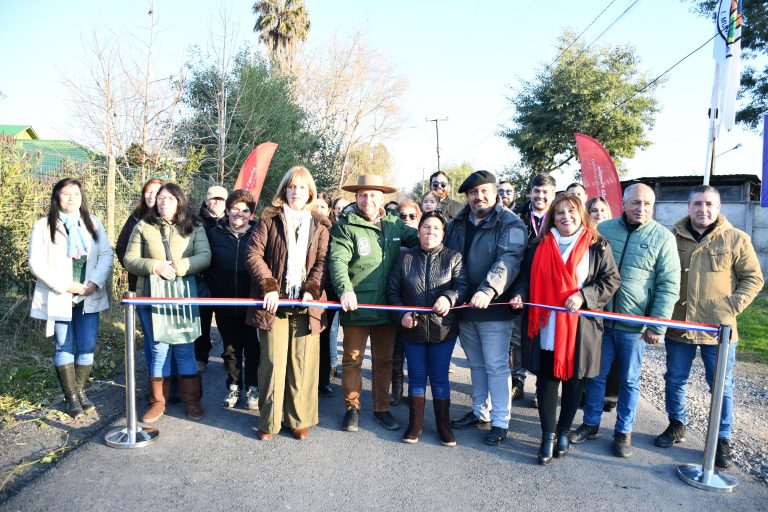 Vecinos de Santa Adriana ya disfrutan remozado camino de acceso al sector